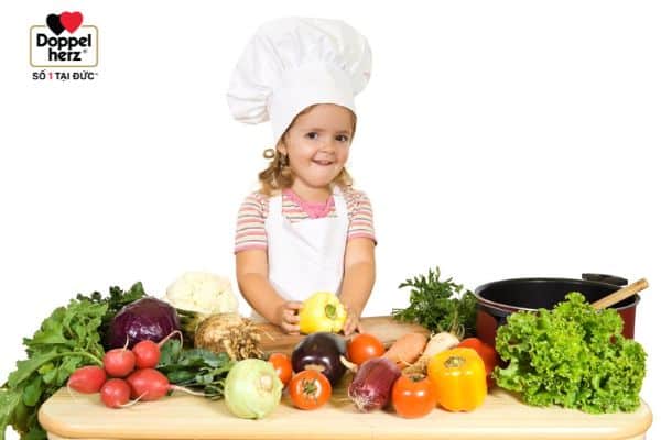 Bổ sung vitamin tổng hợp cho bé nhờ thực phẩm bảo vệ sức khoẻ Kinder Optima giúp hỗ trợ trẻ ăn ngon, cải thiện tình trạng trẻ biếng ăn thấp còi