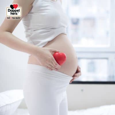 Dinh dưỡng cần thiết trong 3 tháng đầu thai kỳ cho mẹ và bé