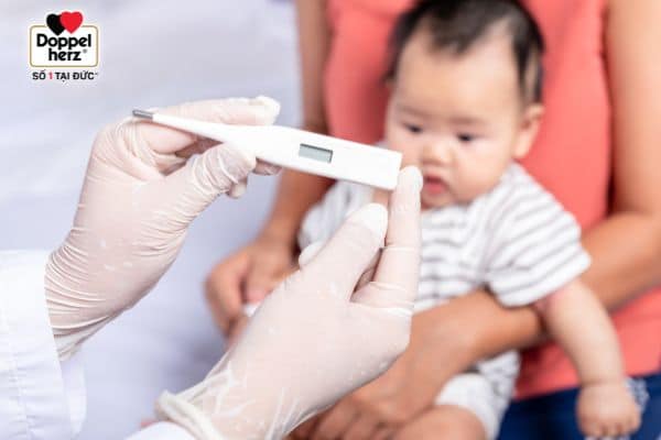 Trẻ sơ sinh bao nhiêu độ là sốt là thắc mắc của không ít cha mẹ khi có con bị ốm, sốt