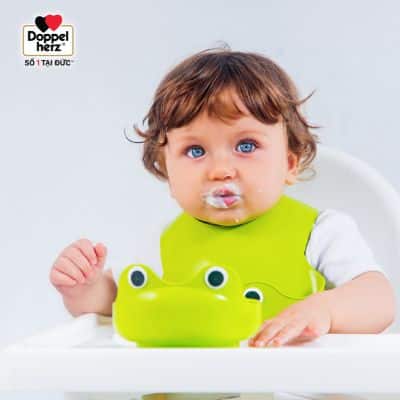 Giải đáp thắc mắc: Trẻ 4 tháng biếng ăn chậm tăng cân phải làm sao?