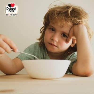 Trẻ 4 tuổi biếng ăn chậm lớn phải làm sao để không thấp còi nhất lớp?