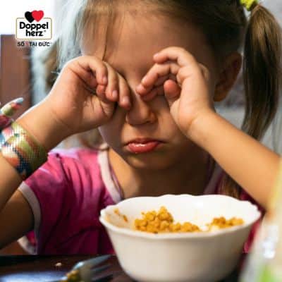 Chuyên gia tư vấn: Trẻ biếng ăn hay ngậm phải làm sao?