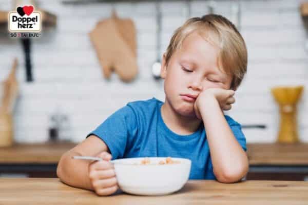 Trẻ đột nhiên biếng ăn là tình trạng thường gặp trong xã hội ngày nay