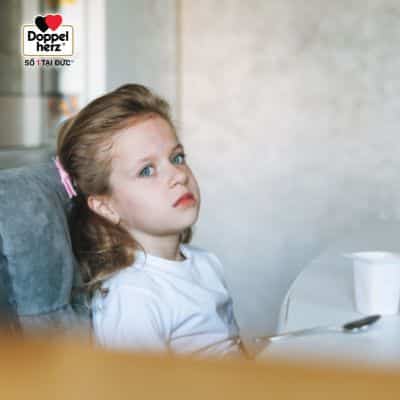 Bố mẹ cần phải làm gì khi trẻ biếng ăn hay quấy khóc?