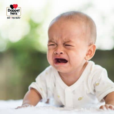 Bố mẹ cần phải làm gì khi trẻ sơ sinh biếng ăn quấy khóc