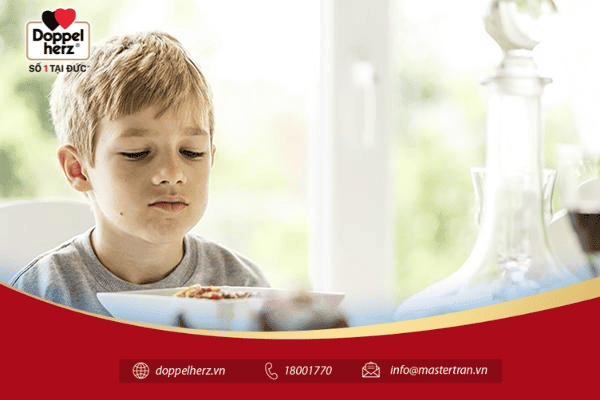 Tăng sự tập trung trong bữa ăn cũng là một giải pháp cho bé biếng ăn 
