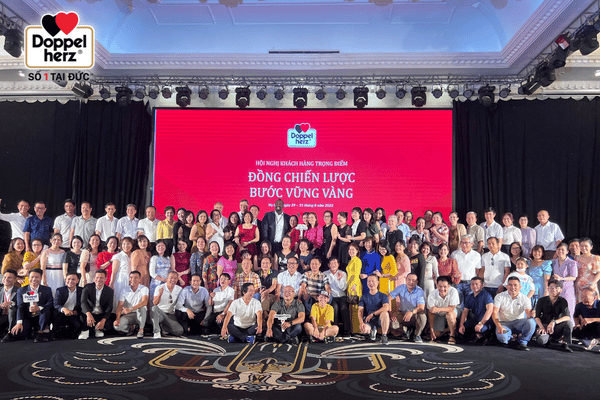 Hội nghị Khách hàng trọng điểm và đêm tiệc Gala Dinner đã khép lại thành công, tốt đẹp, đánh dấu bước chuyển mình mạnh mẽ trong việc đẩy mạnh hợp tác chiến lược về phát triển sản phẩm, kinh doanh, phân phối của Doppelherz tại thị trường Việt Nam. 
