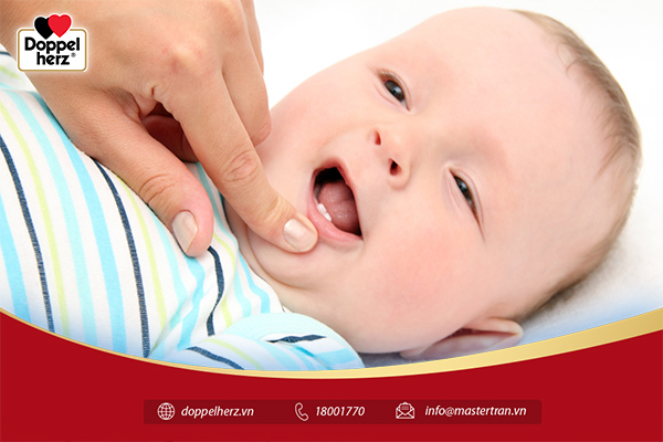 Trẻ mọc răng chậm nhất là mấy tháng?