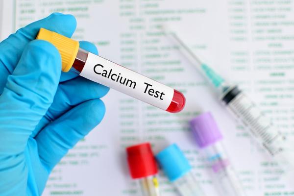 triệu chứng tụt canxi ở trẻ