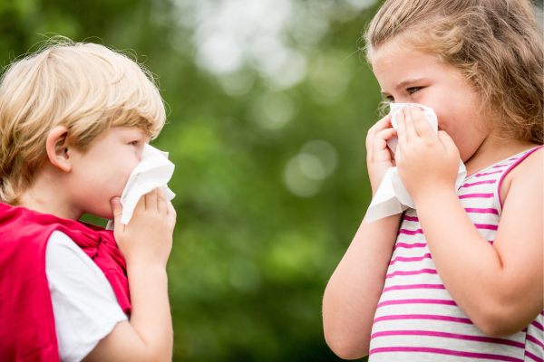 Trẻ dễ bị viêm đường hô hấp khi thời tiết thay đổi