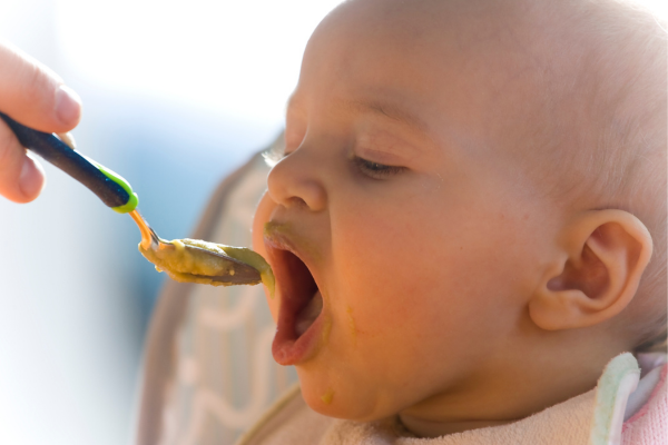 Vitamin tổng hợp cho bé nên uống vào lúc nào