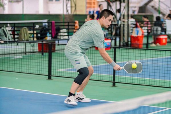 duy trì đủ nước giúp khớp xương linh hoạt khi chơi pickleball
