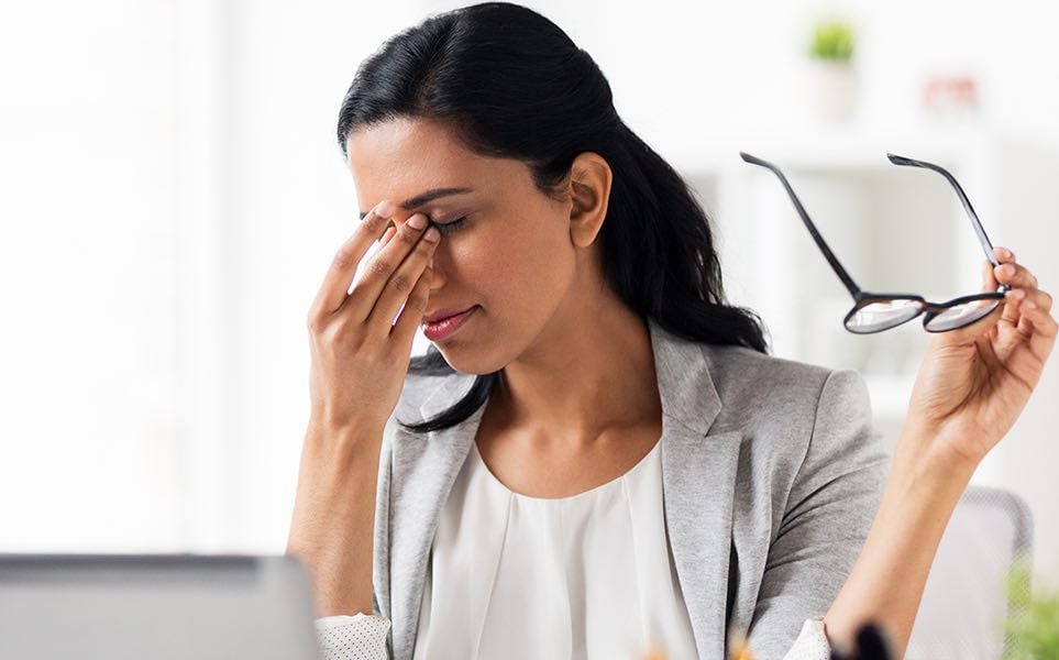 Khi đôi mắt bị khô mỏi vì quá tải